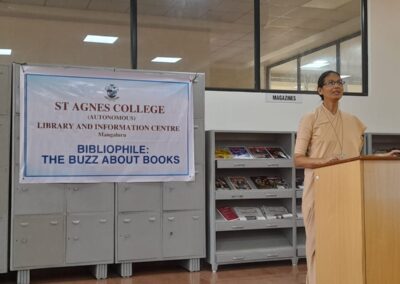 Bibliophile: The Buzz About Books