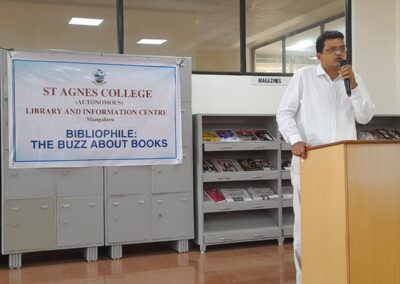 Bibliophile: The Buzz About Books