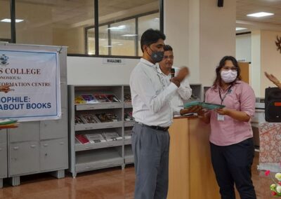 Bibliophile: The Buzz About Books