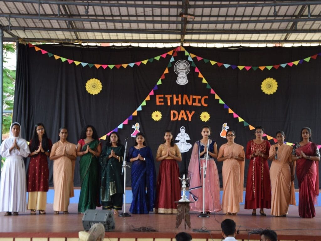 Ethnic shop day wear