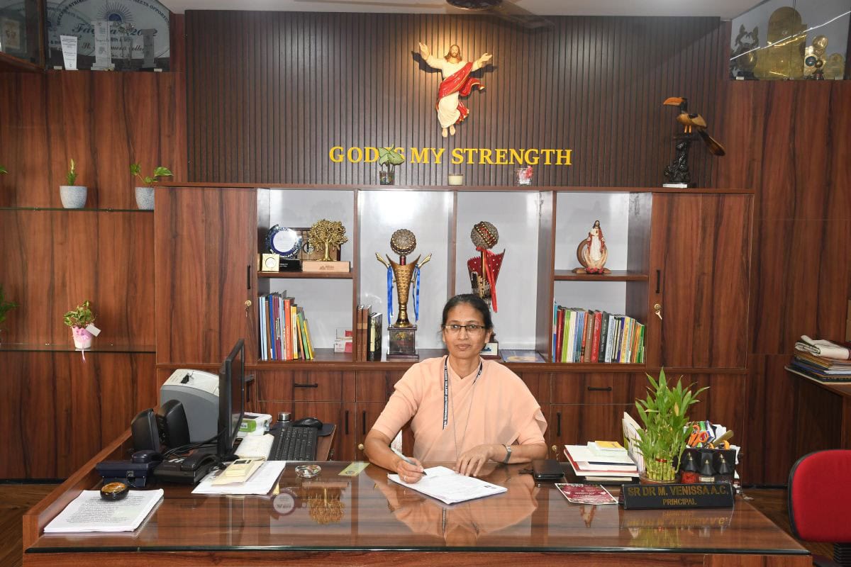principle-sr-venissa-photo Sr Dr M Jeswina A.C.