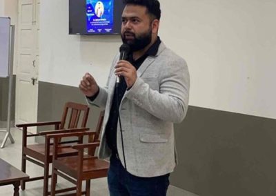 Seminar on Research Essentials from Ideas to Findings