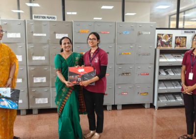 Odhuganinda Odhuganige: A Kannada Literature Book Review