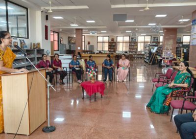 Odhuganinda Odhuganige: A Kannada Literature Book Review