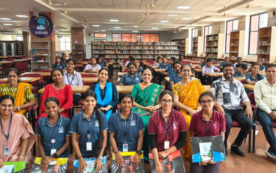 Odhuganinda Odhuganige: A Kannada Literature Book Review