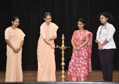 College Begins New Academic Year with Words of Wisdom